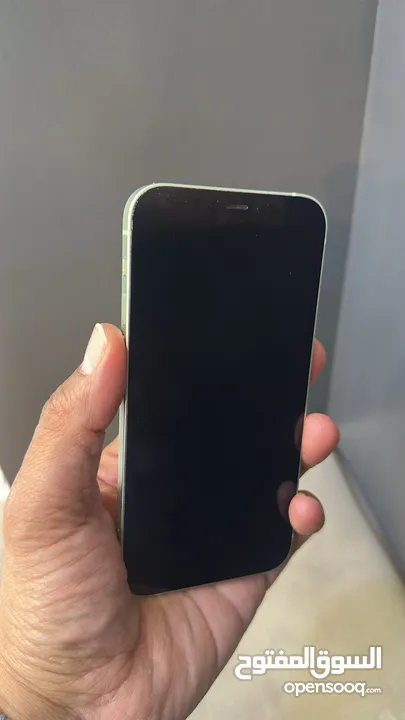 iPhone 12 64 GB  البطاريات من 88-93 مكفول اسبوعين