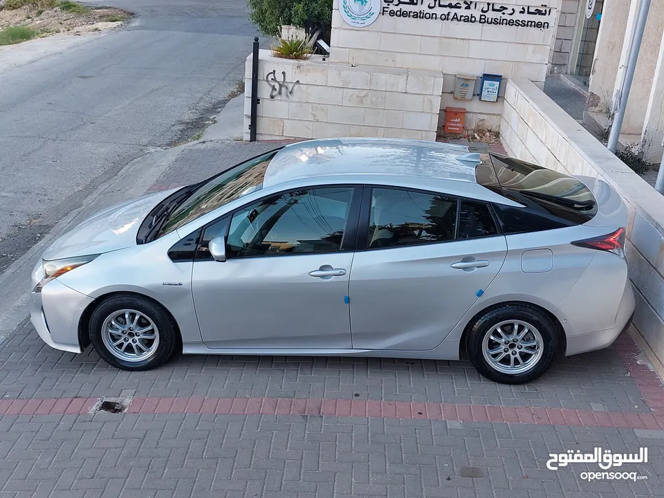 تويوتا بريوس 2018 سلفر// مميزة جدآ