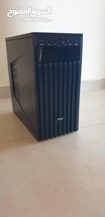 جهاز كمبيوتر مرتب