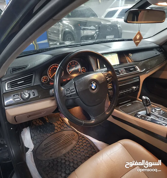 للبيع بي ام 730LI موديل 2013 ماشي 83000