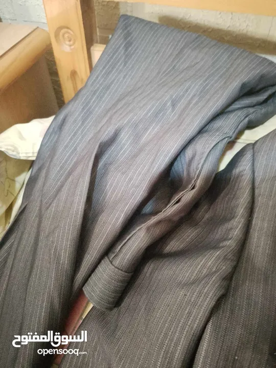 بدلتين رسميه للبيع بحاله جيده