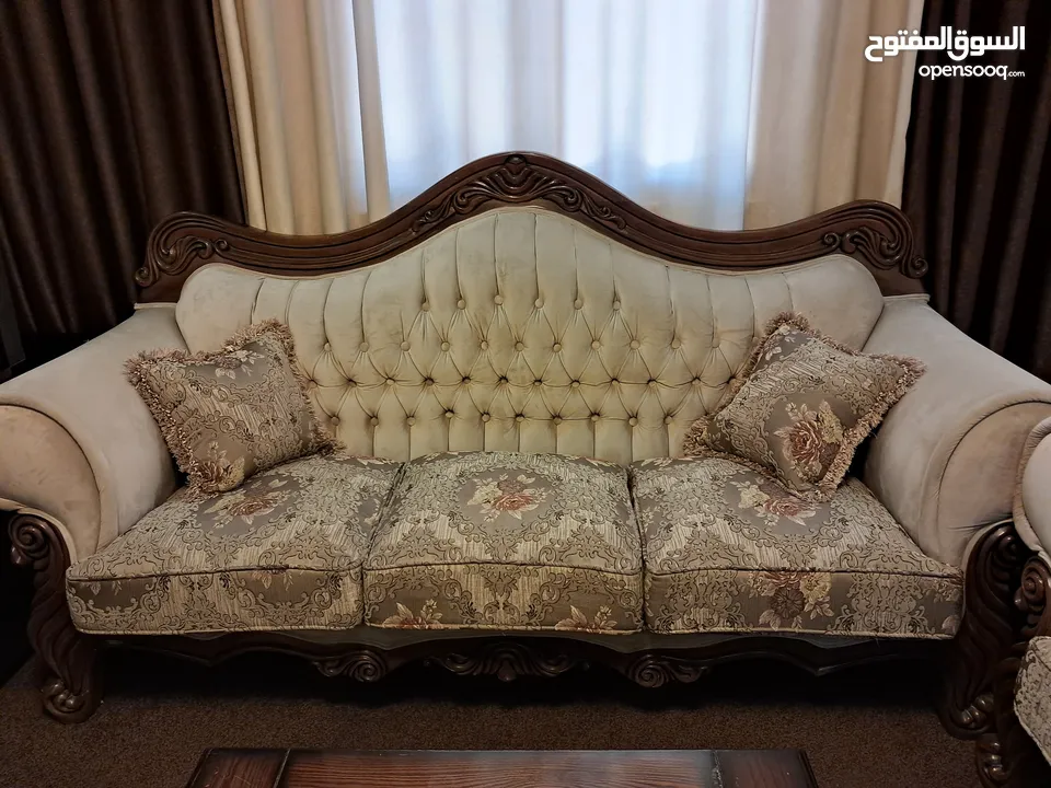 طقم كنب 7 مقاعد للبيع