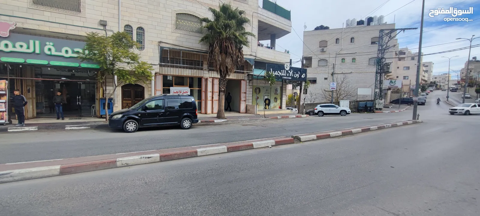 محلات عدد 2 للإيجار الخليل - نمرة - شارع الطلاب بسعر مخفض