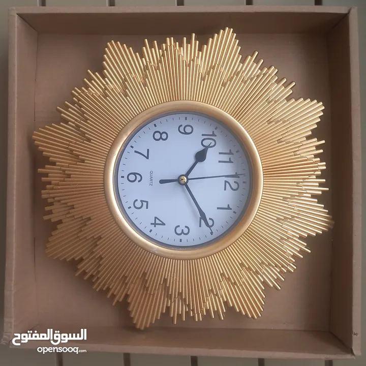 ساعات حائط للبيع