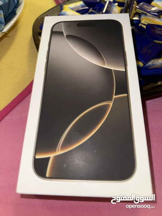 أيفون 16 برو ماكس 256 جيجا تيتانيوم الطبيعي ، وارد شرق اوسط.  iPhone 16 pro max 256 G/ Titanium
