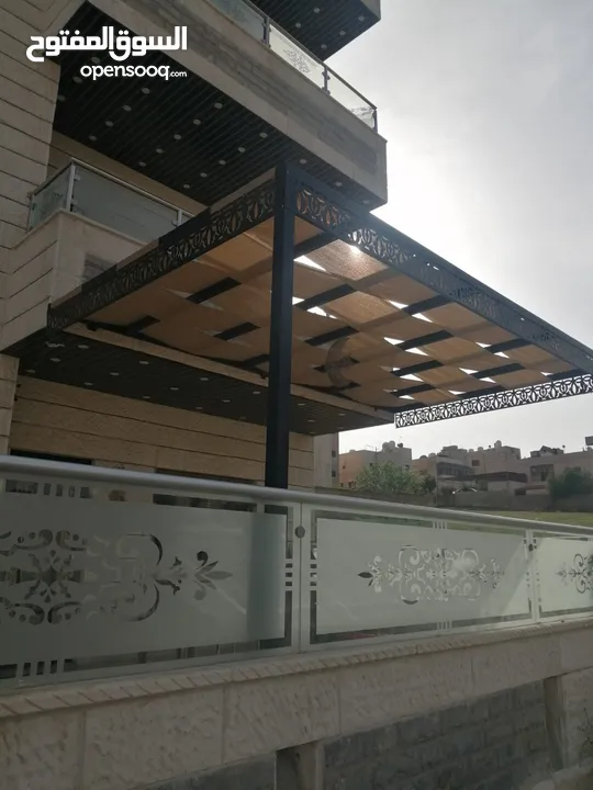 مظلات و اشرعة و برقولات