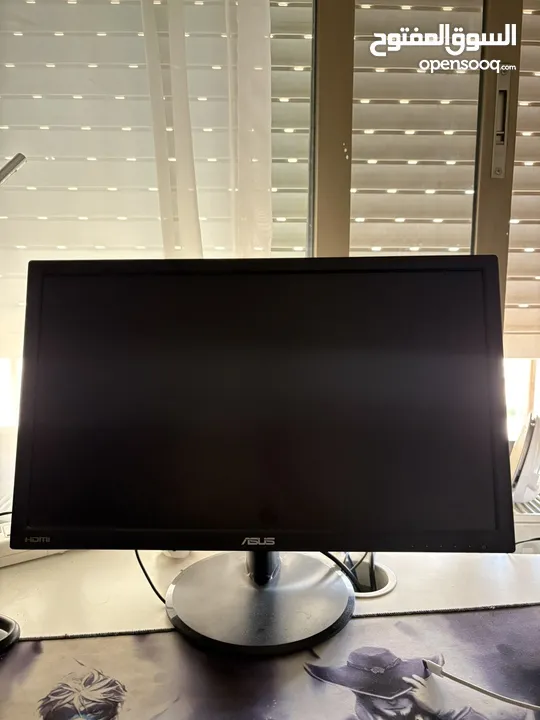 شاشة asus نضيفة استعمال خفيفة
