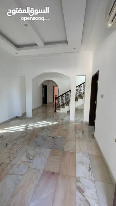 villa for rent in Azaiba