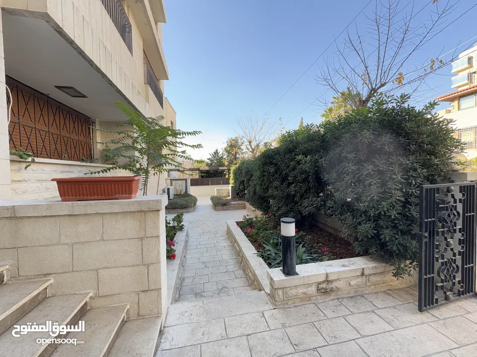 شقة غير مفروشة للإيجار 320م2 ( Property 40248 ) سنوي فقط