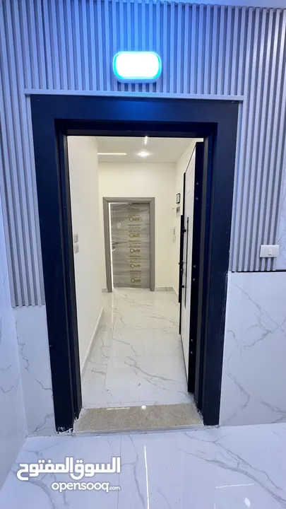 شقق جديده من المالك/ مجمع عمان مقابل الكارفور