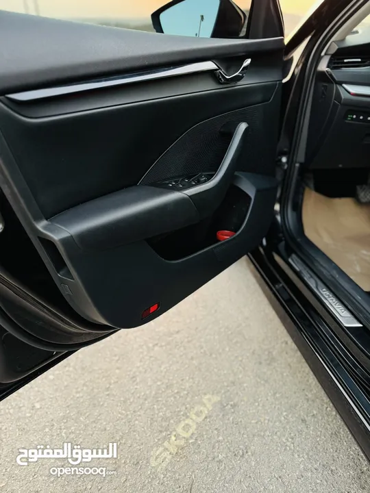 اوكتافيا 2021/20 بالنايلون منمرة من اربع شهور حررق سعرر 95.000 شيكل كاش و نهاائي