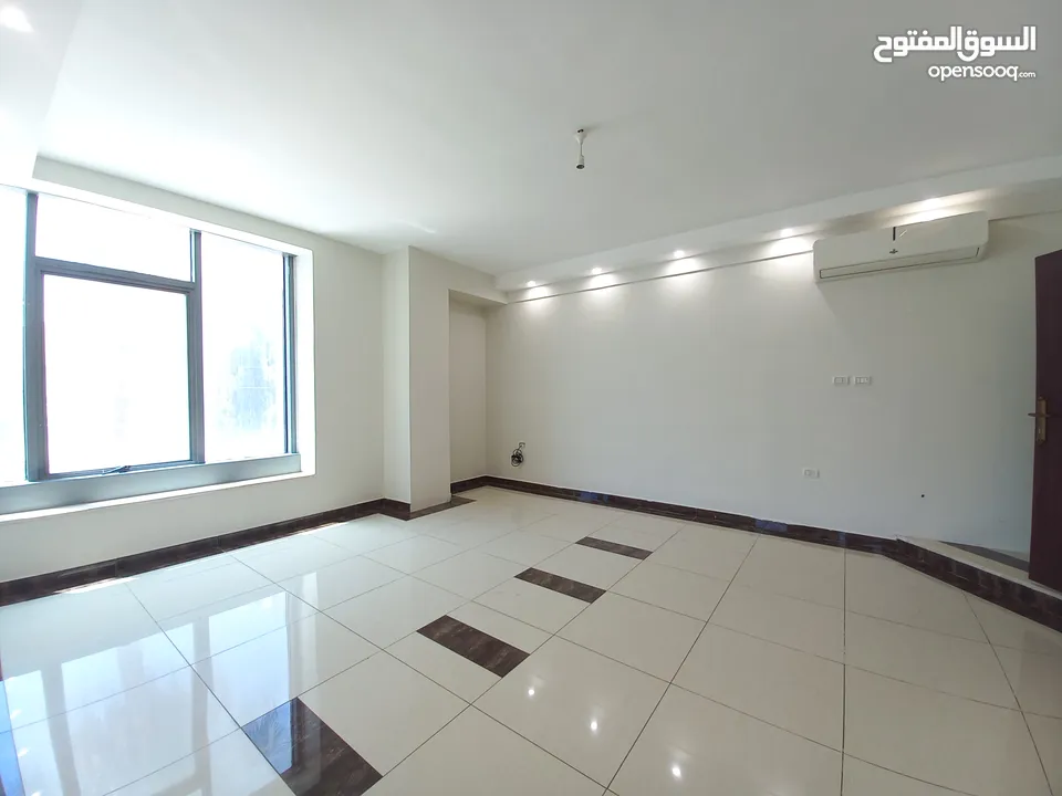 Unfurnished Apartment For Rent In Um Uthaina  ( Property 33614 )-174822510