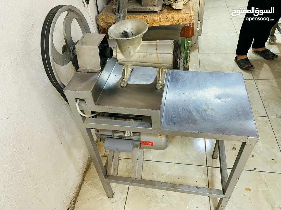 ملحمة للبيع مع كامل المعدات لعدم التفرغ