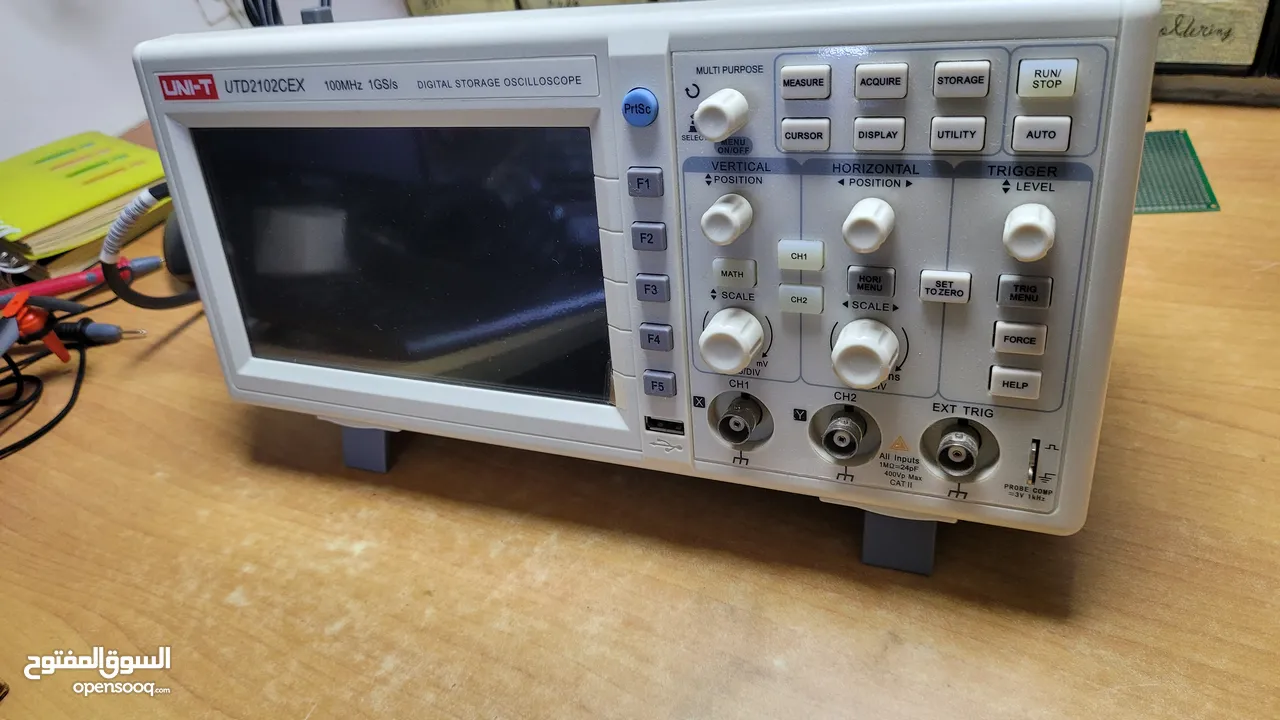 UNI-T Oscilloscope 2 channel 100MHz