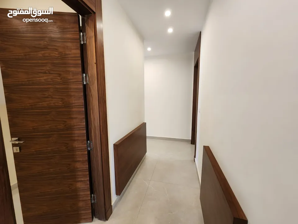 شقة طابقية فاخرة للبيع في عبدون ref : 14386