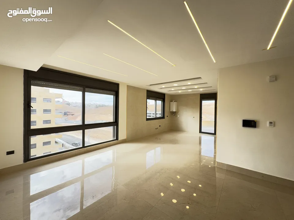 شقة فاخره للبيع طابق اول مساحة 235م بكردور عبدون(عميش) بسعر مميز