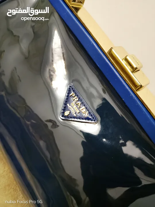 حقيبة يد فاخرة من PRADA – Made in Italy