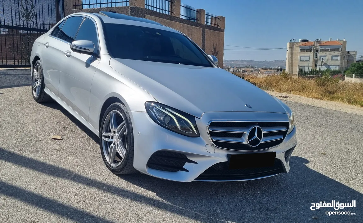 بحالة الوكالة  ++Mercedes Benz - E200 AMG - Full Option