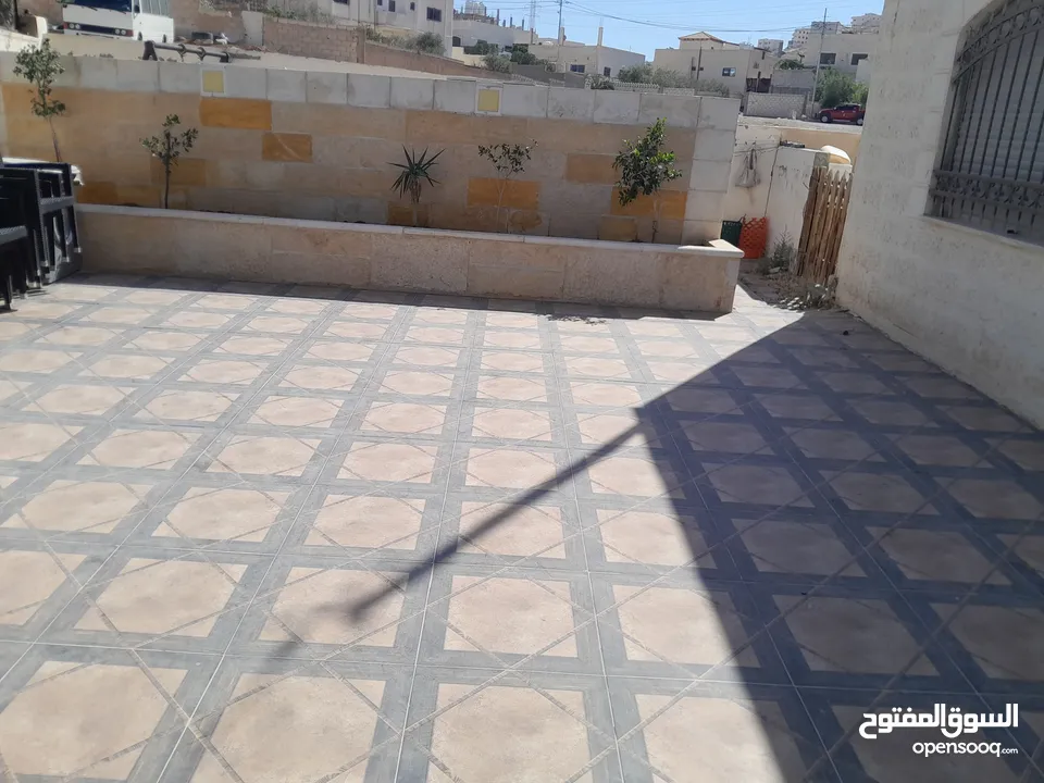 بيت مستقل للبيع
