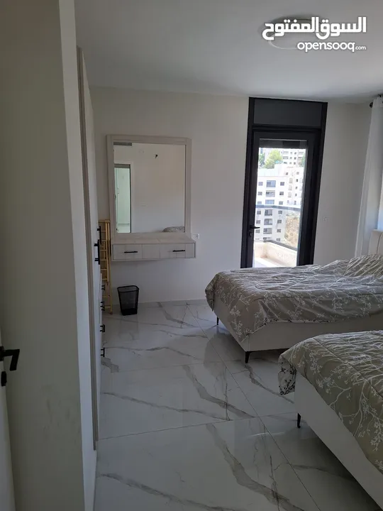 الشقة سوبر دولكس لم تسكن من قبل فرش جديد مع المالك مباشرة