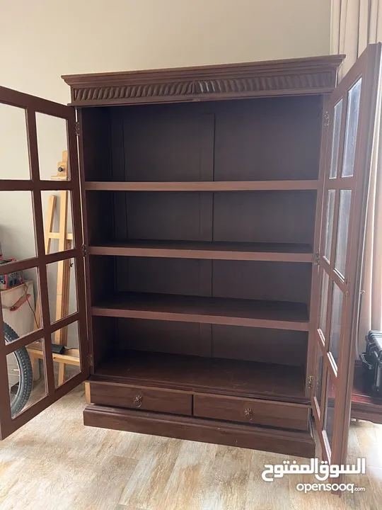 Wooden display cabinet￼