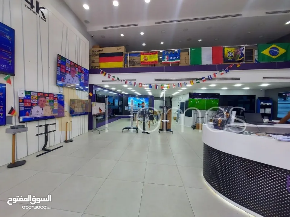 معرض بابين بموقع مميز جدا للايجار في شارع مكة , بمساحة 354م
