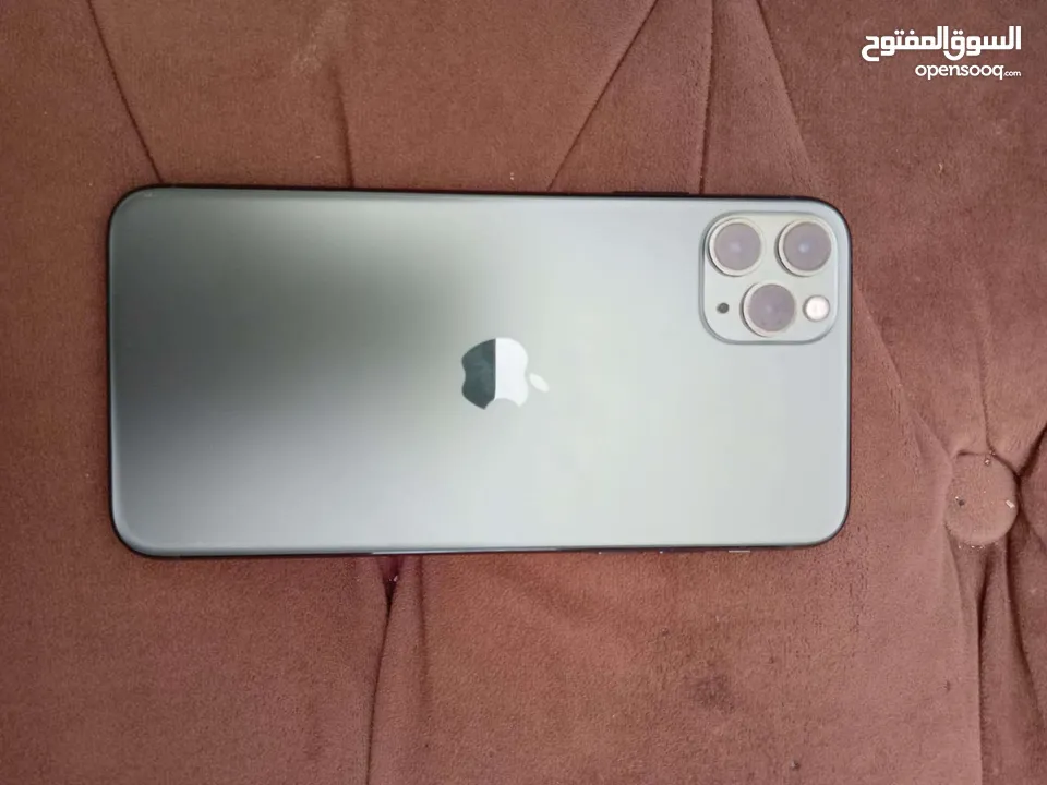 ايفون 11 برو ماكس بحاله ممتازه