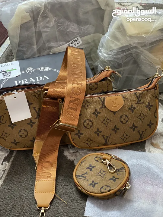 شنط يد LV / Prada