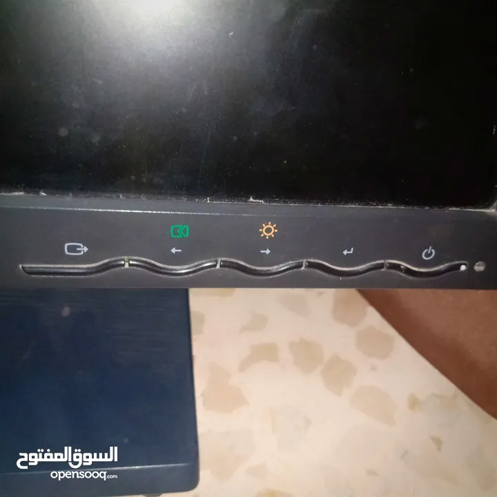 شاشه   Lenovo thinkvisio لا تاخذ مساحه كبيره من المكتب