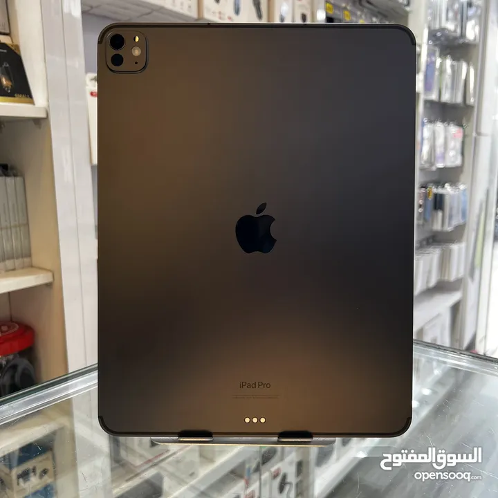 iPad Pro 13-inch (M4) Wi-Fi + Cellular Battery  : 100%