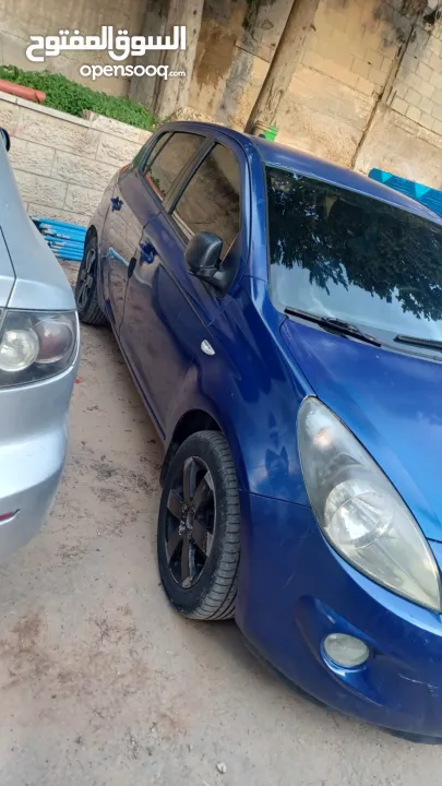 هيونداي i20 2011 للبيع كاش  اصل خصوصي ماشية 220000 الف كيلو