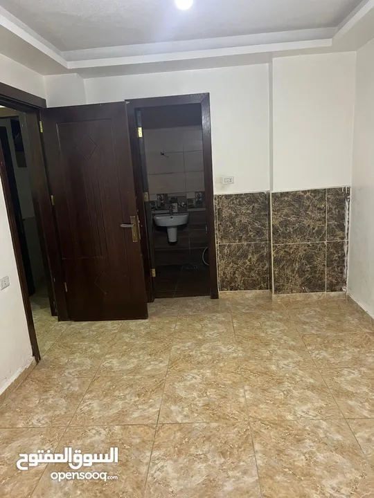 شقة مميزة جدا للبيع بالقرب من مستشفى الأمير حمزة (بسعر مغري)