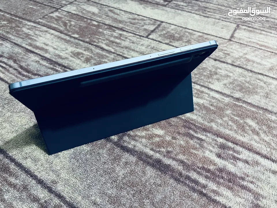 تابلت سامسونج جالكسي s9 fe wifi مع الكيبورد الاصلي بسعر مغري  استخدام خفيف شبه الجديد نظيف جدا جدا