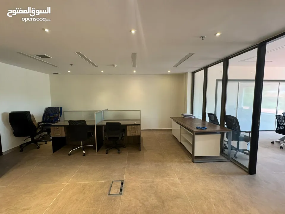 Furnished Office for Rent in 7th Circle - Al Hussaini Complex مكتب مفروش للايجار في مجمع الحسيني