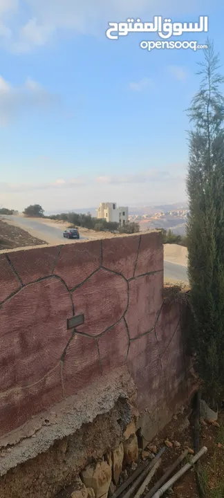 بيت مستقل مع ارض  للبيع بسسب السفر