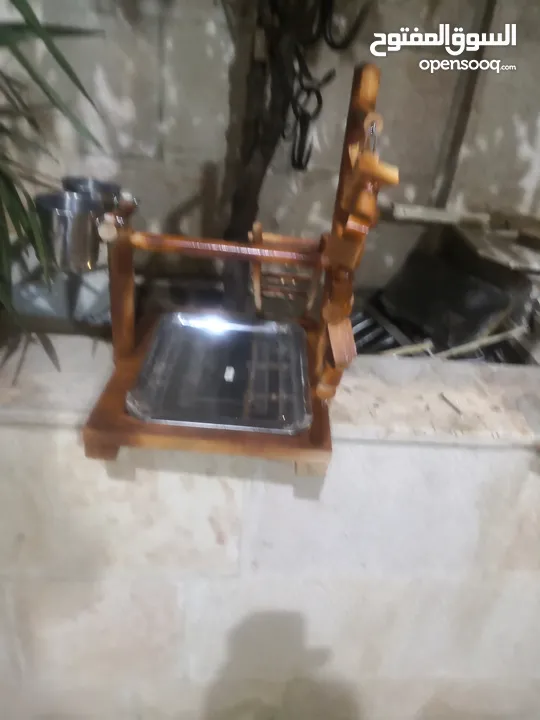 ستاندات ببغاء أحجام وأشكال مختلفة من الخشب ومن المعدن متحركه بعجلات وبدون مع صينية واكواخ كلاب