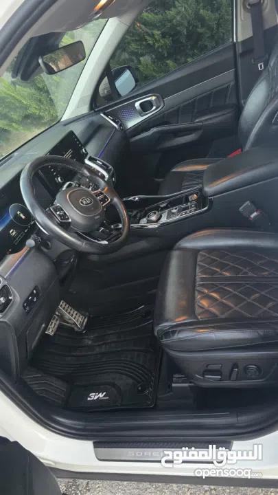 كيا سورنتو  فل الفل ما عدا فتحه الجب بصلاه ع النبي بالكرتونه