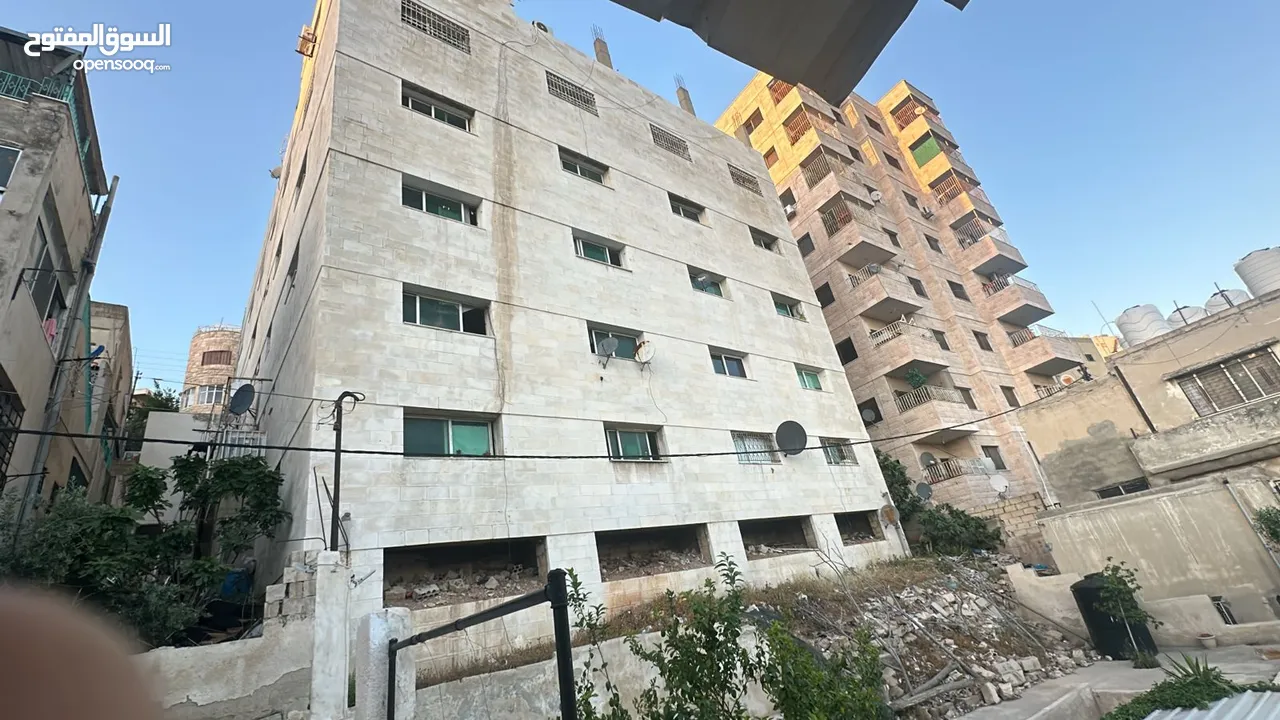 فرصة استثمار اكثر من رائعة سعر لقطة  في جبل عمان عمارة سكنية بدخل اكثر من 10% سنوي