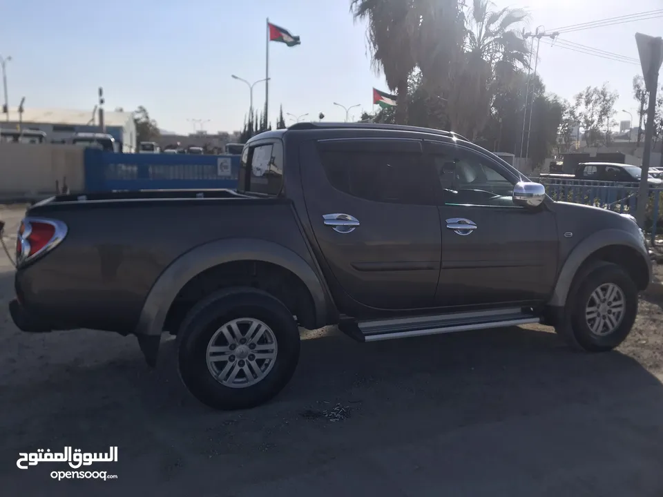 موديل 2015  L200 سبرتيرو مميزة 4 جيد نظيف