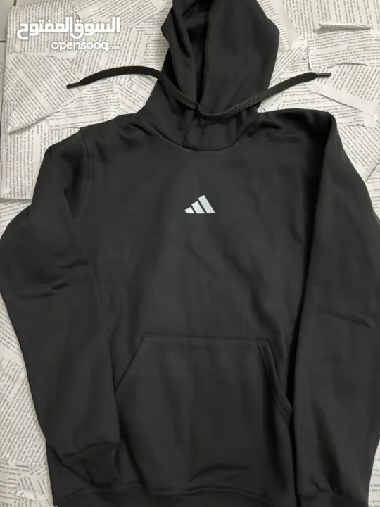 هودي تقيل مبطن متوفر بلون الأسود والأبيض