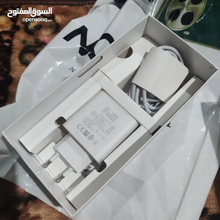 هاتف هواوي نوفا 10SE مناسب جداً لأصحاب التطبيقات إستخدام شهر شاحن 66W كفر مع الكرتونة 8 جيجا جديد بح