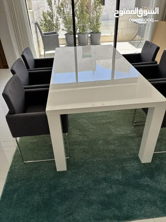 White dining table for sale