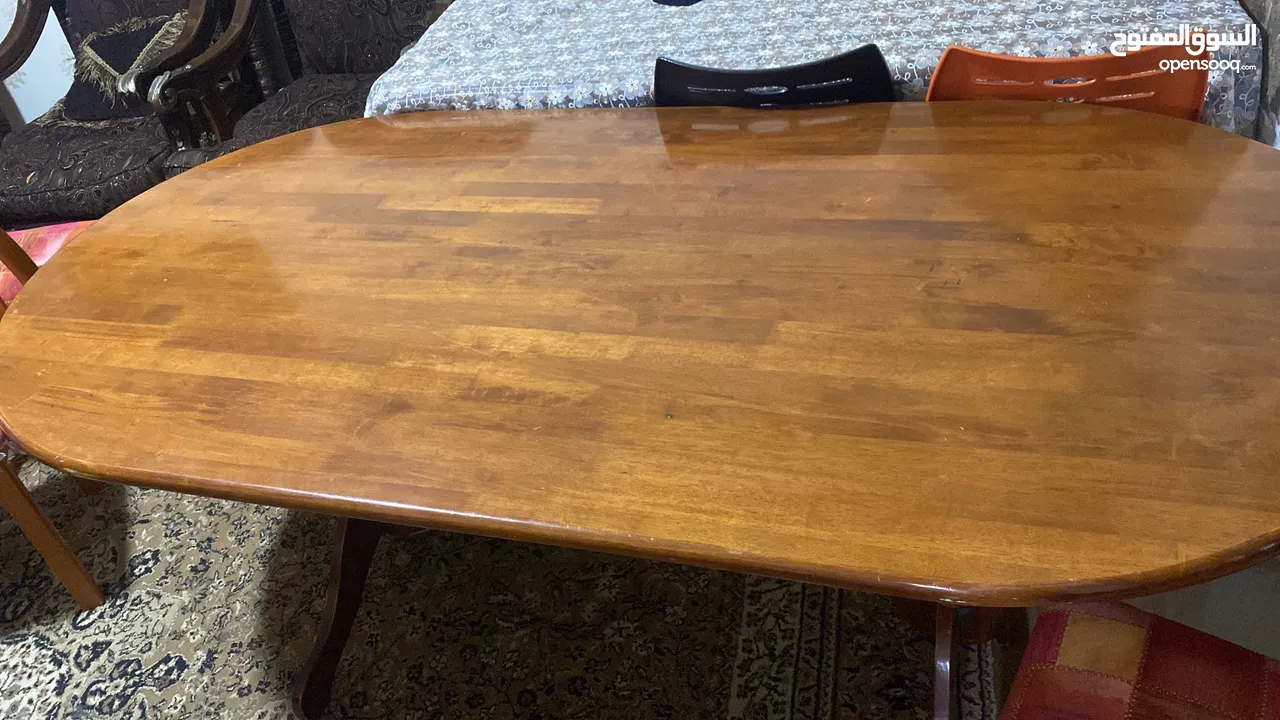 طاولة سفرة خشب ثقيل مع 4 كراسي