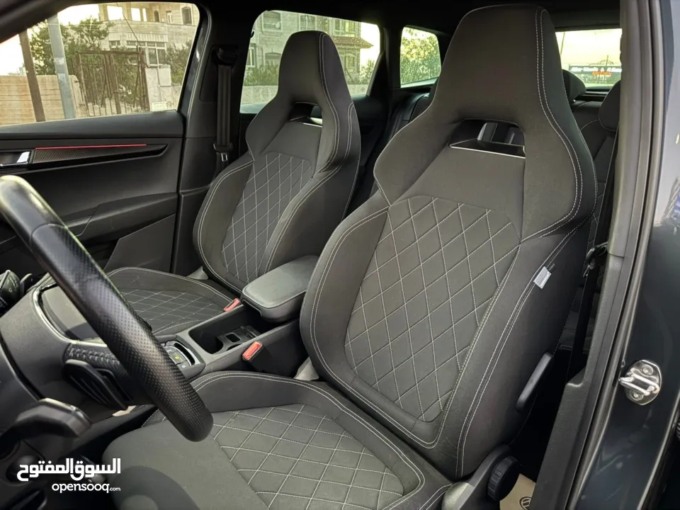 عرض خاص وحصري لأصحاب الإعفاءات الجمركية!   سكودا كاروك سبورت لاين بلاك إيديشن  متورفر ديزل+بنزين