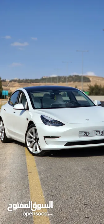 Tesla Model 3 Standerd Plus 2022 ابيض وداخليه ابيض جمرك جديد شهر 12‎ بسعر 20 الف بدون الرقم
