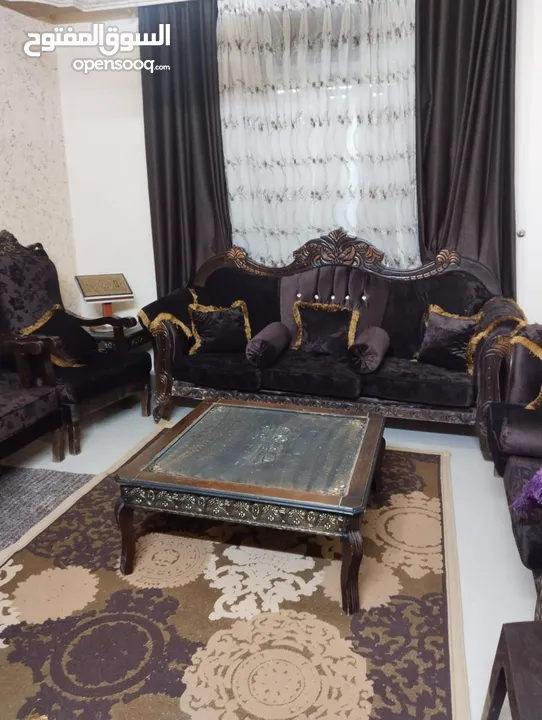 طقم كنب وجنابي وخزانه للبيع