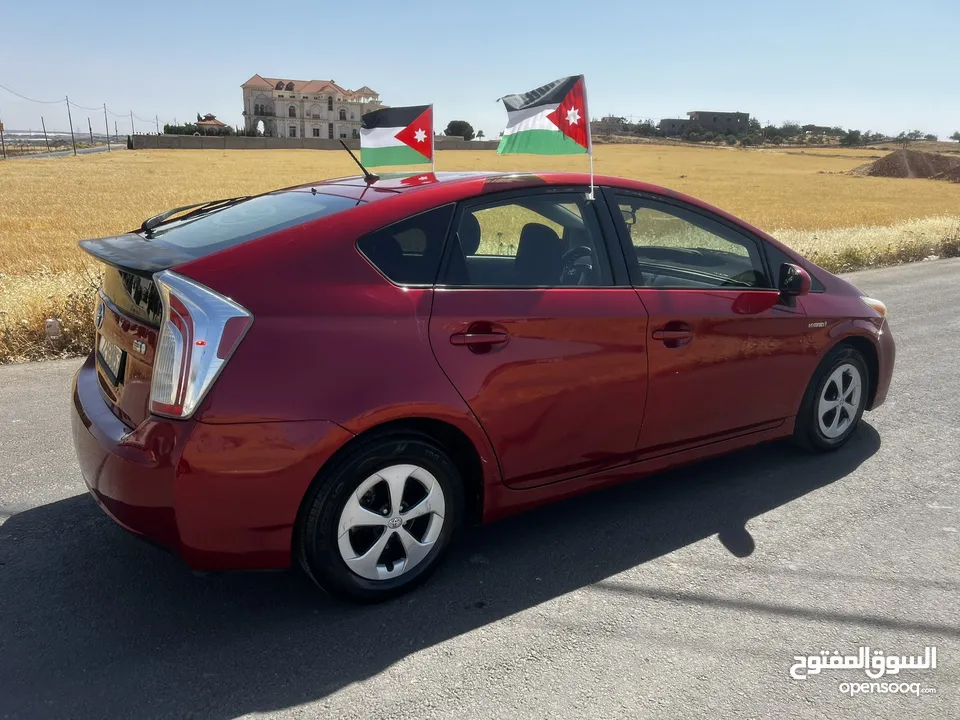 سيارة بريوس 2012 للبيع
