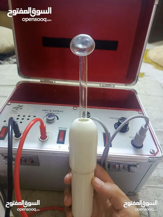 جهاز تنظيف بشرة هيدرافيشال 6 * 1 مستعمل شيء بسيط جدا بحال الوكالة مع جميع قطعه ومعظم قطعه لم تستخدم