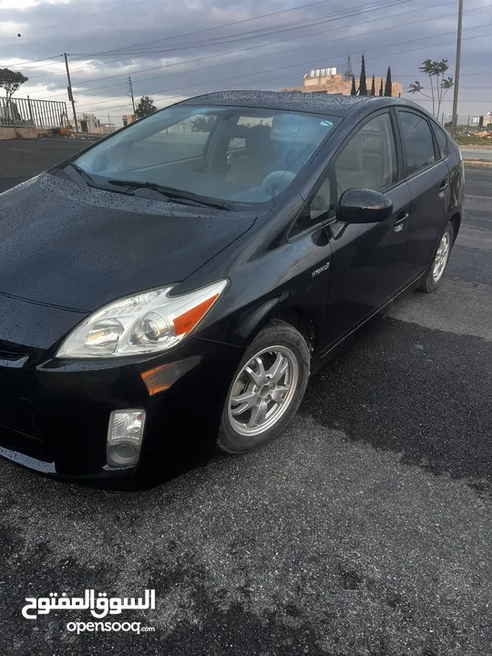 تويوتا بريوس 2010 بطاريه المركزيه جديده والسياره فحص كامل 7 جيد بسعر 9850 د غير قابل لتفاوض