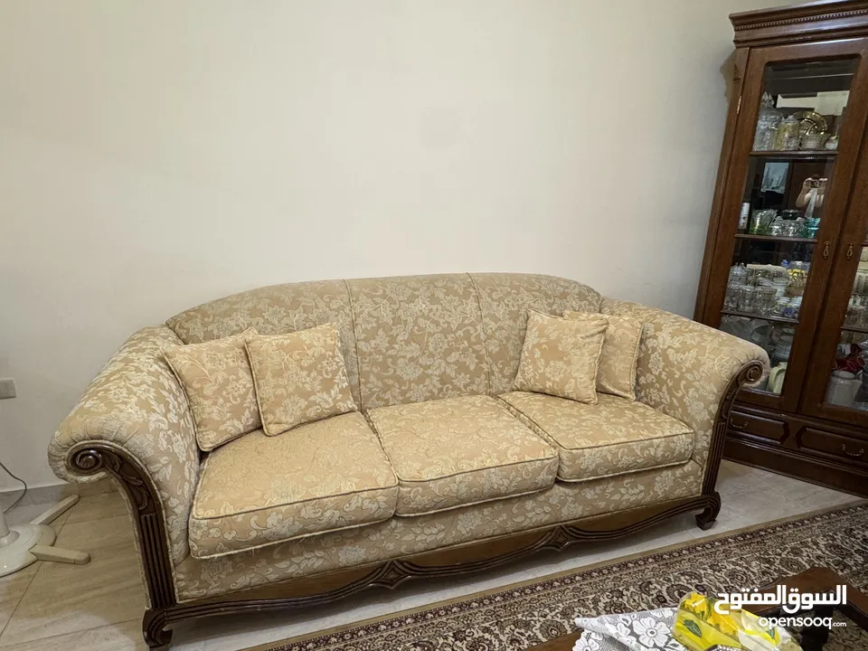 طقم كنب ضيوف للبيع